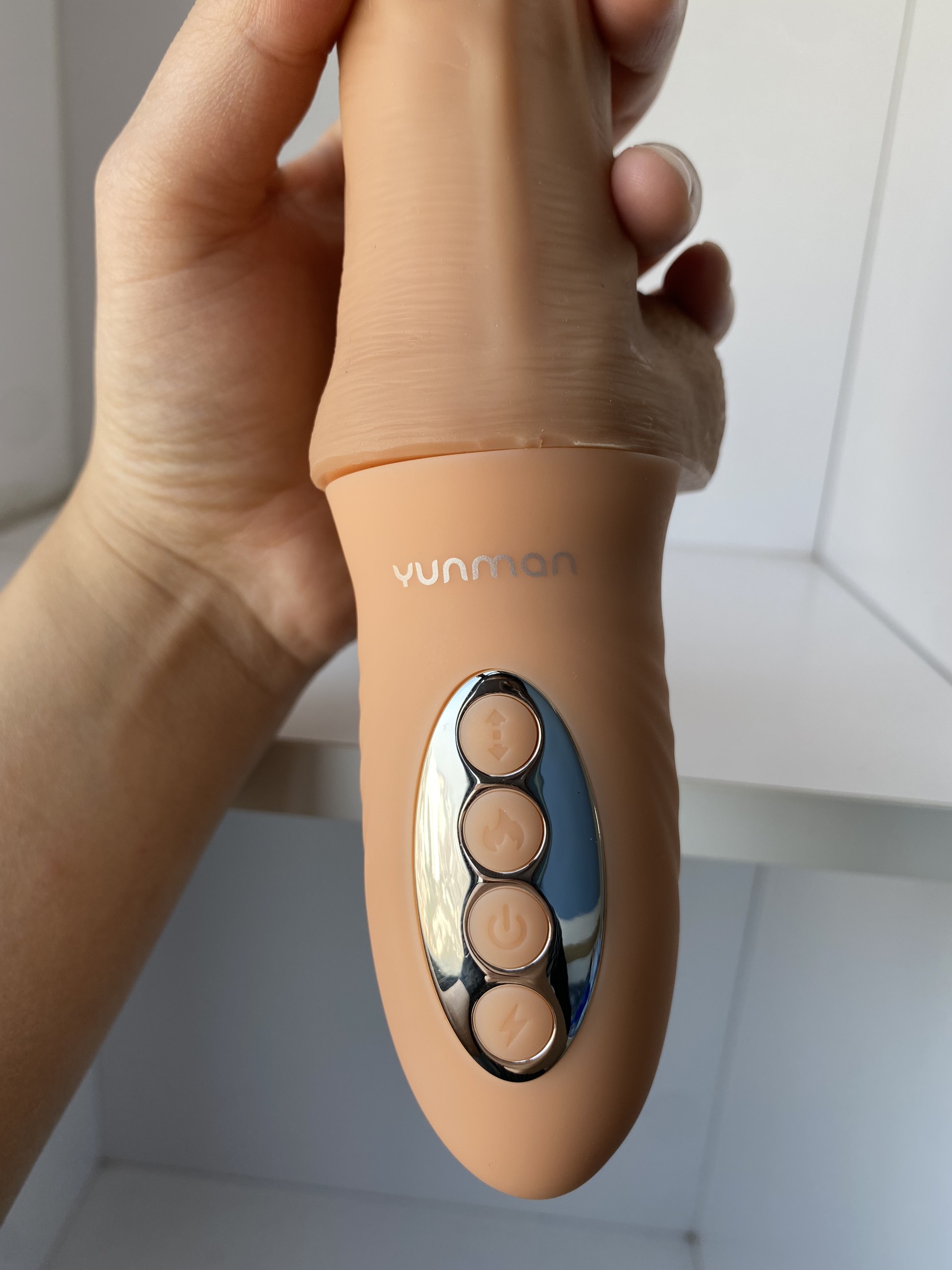 Dương vật giả cầm tay rung thụt sưởi ấm