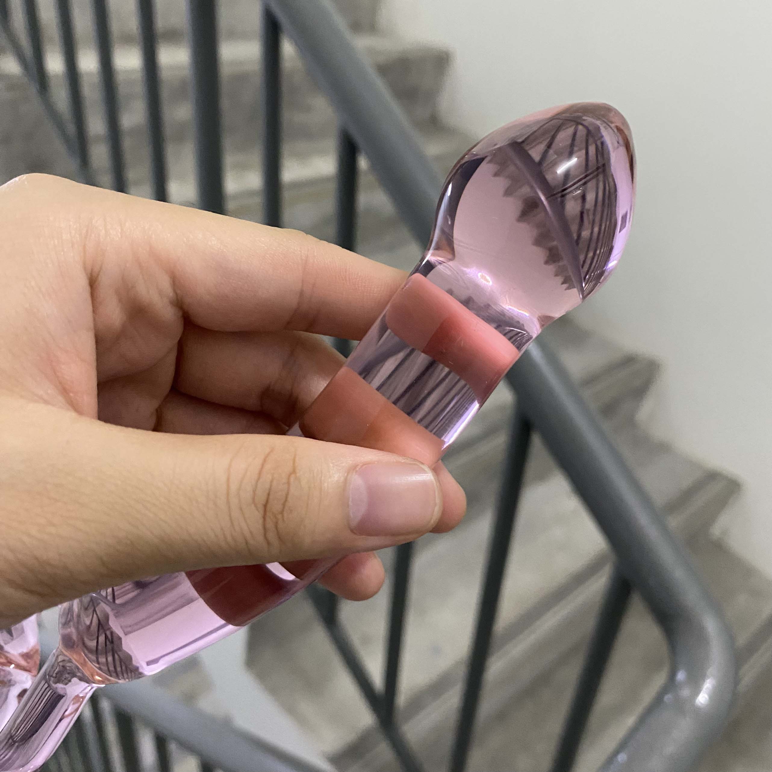 Dương vật giả pha lê hình trái tim cắm mông âm đạo