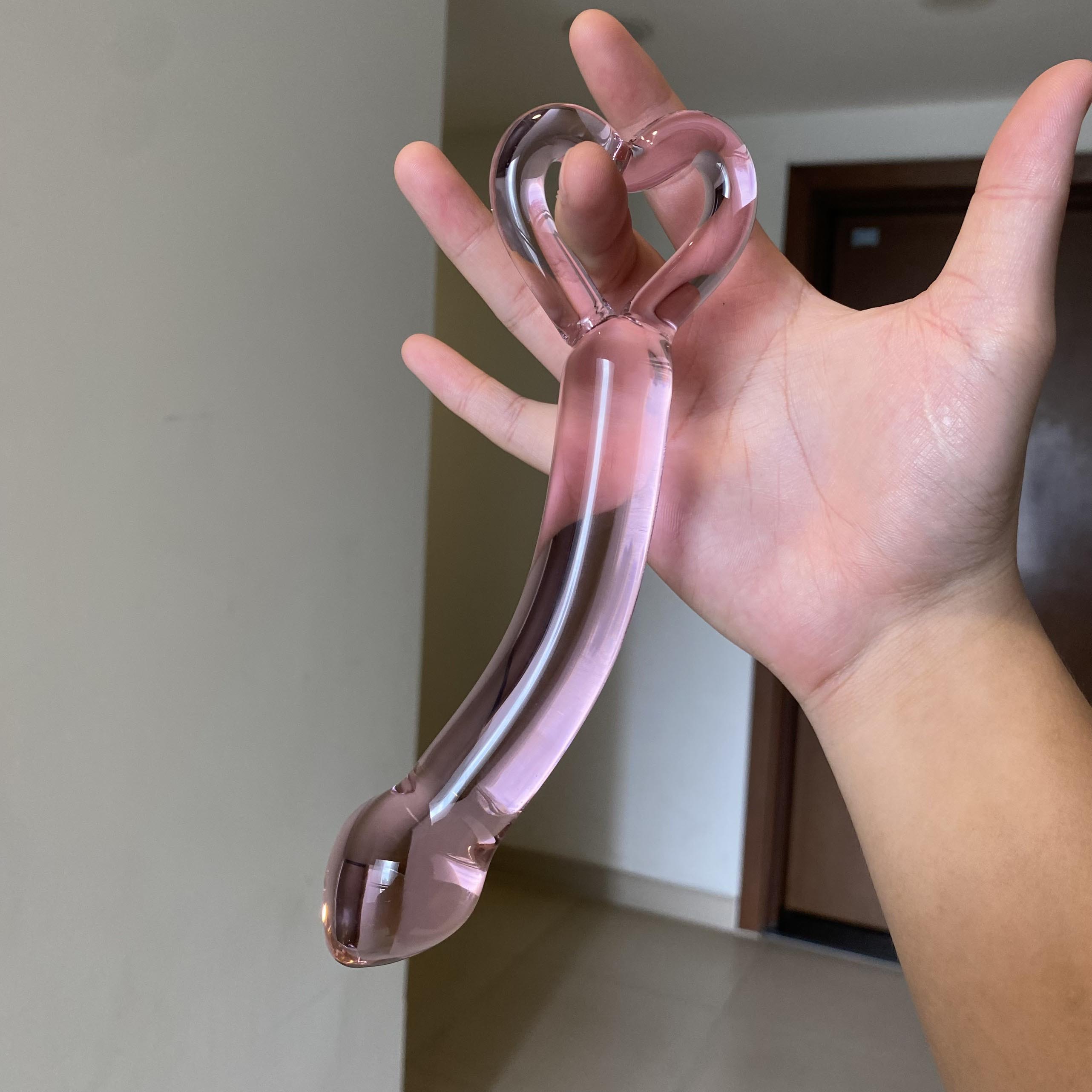 Dương vật giả pha lê hình trái tim cắm mông âm đạo