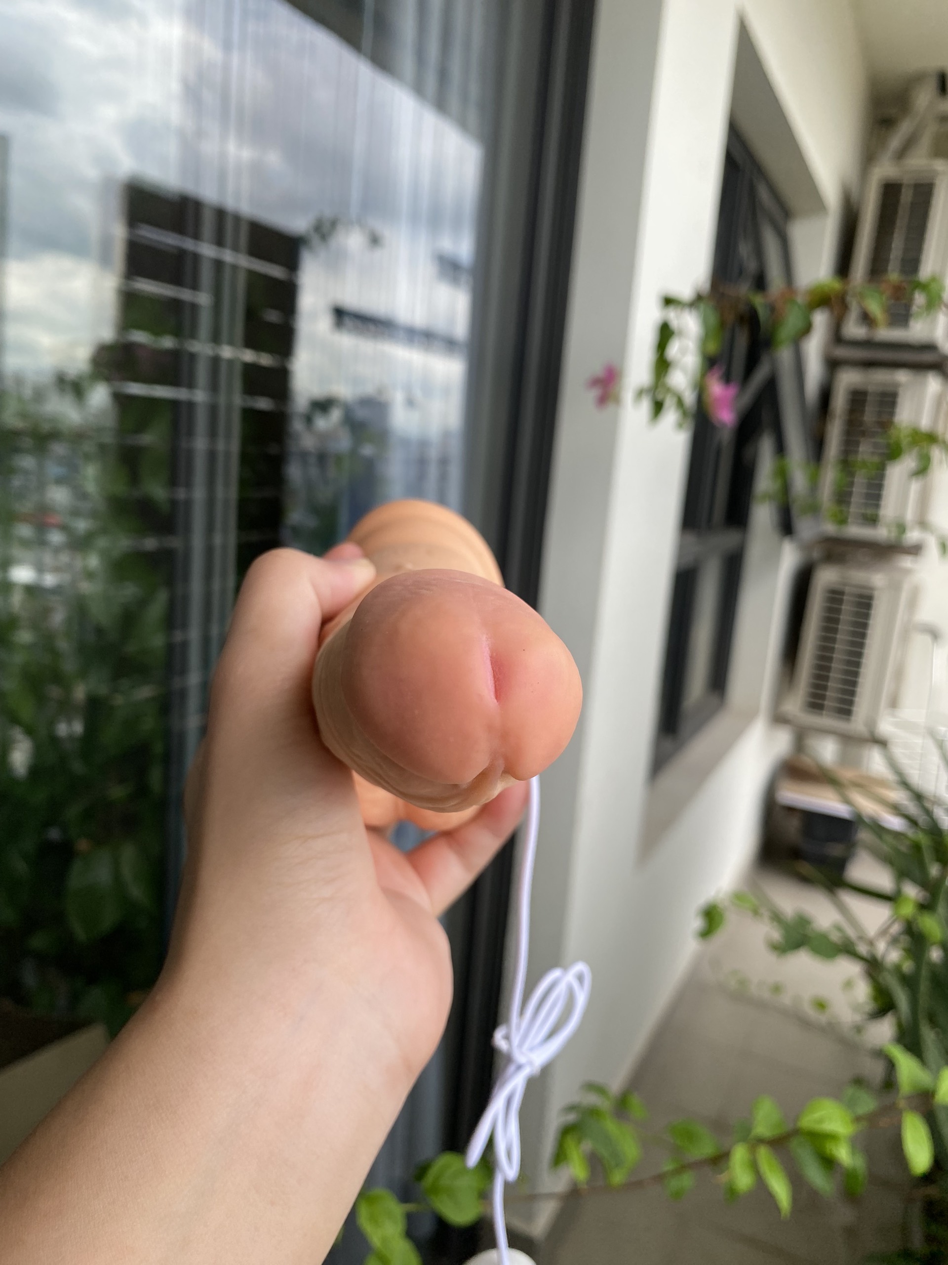 Dương vật giả rung ngoáy trắng hồng kèm điều khiển