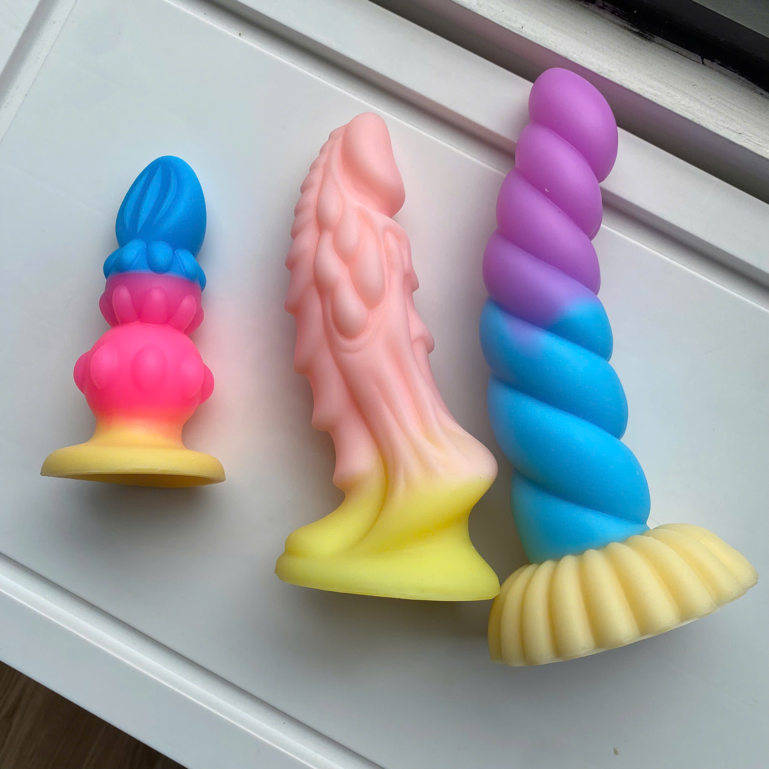 Dương vật giả Silicon hình sừng kỳ lân 7 màu kích thích hậu môn và âm đạo