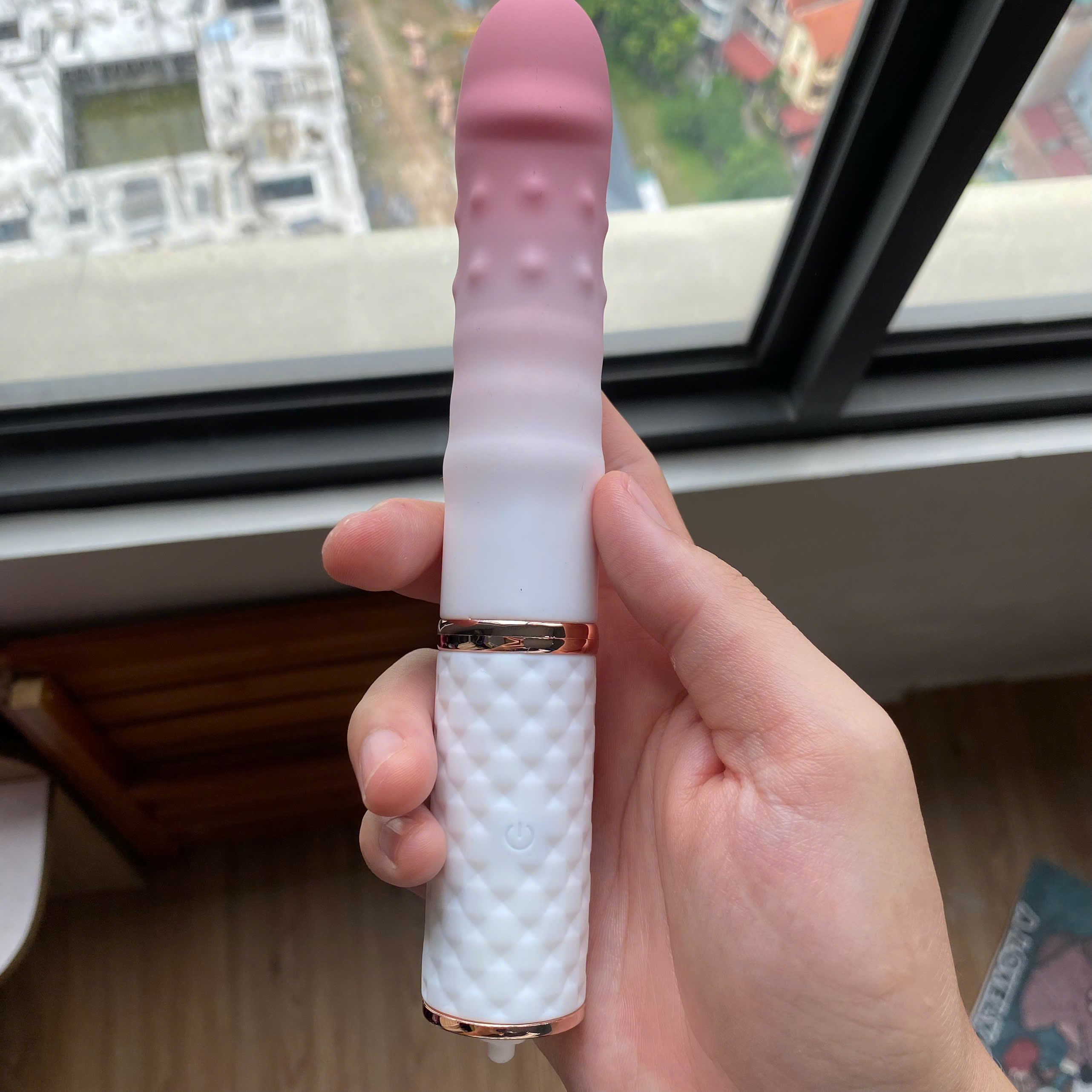 Máy thủ dâm tự động gắn tường rung thụt Silicon mềm bi gai điều khiển qua app Bluetooth