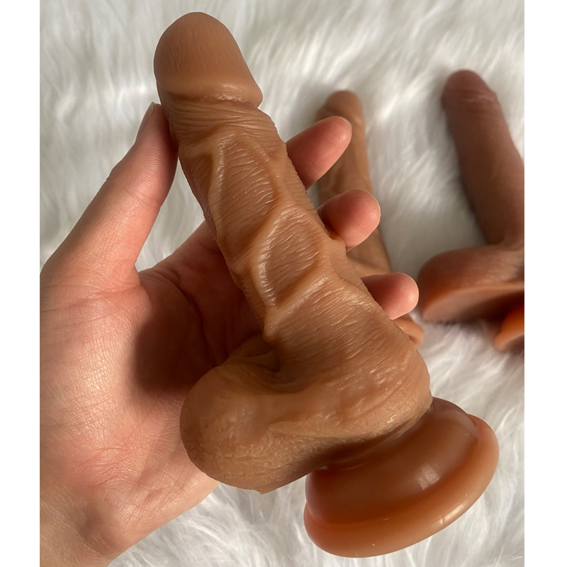 Dương vật giả gắn tường như thật - Ảnh 4