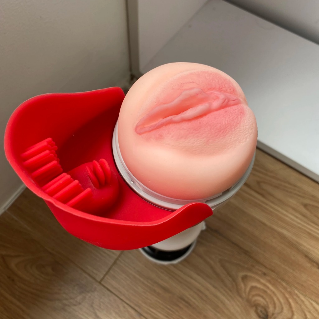 Cốc thủ dâm gắn tường kích bi âm đạo hồng hào sần sùi rung rên - Ảnh 7