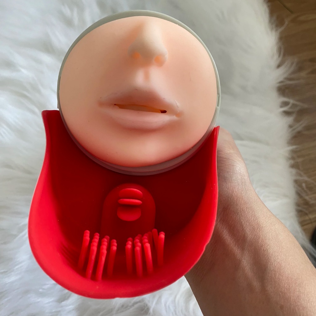 Cốc thủ dâm gắn tường kích bi âm đạo hồng hào sần sùi rung rên - Ảnh 4