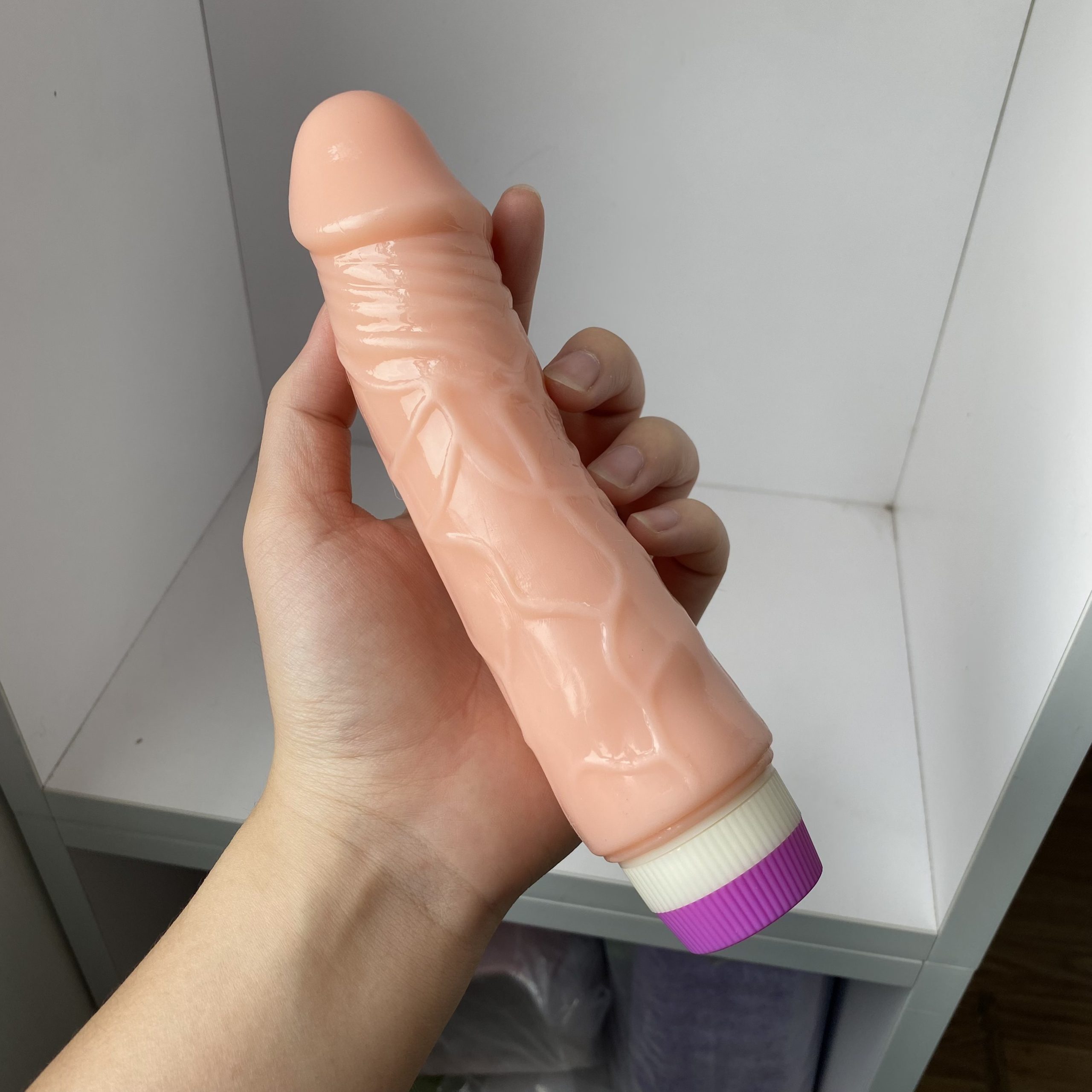 Dương vật giả cầm tay rung tự động giá rẻ - Ảnh 3