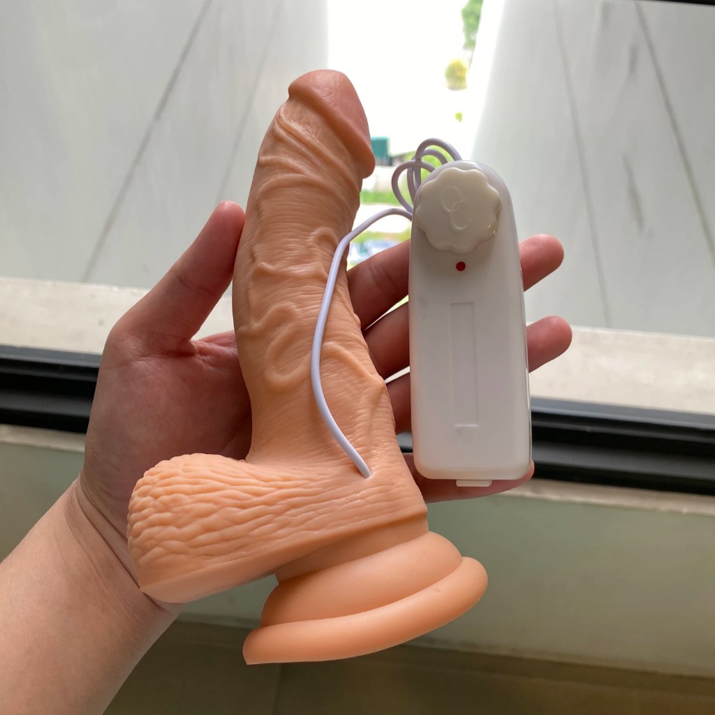 Dương vật giả rung ngoáy trắng hồng kèm điều khiển - Ảnh 3