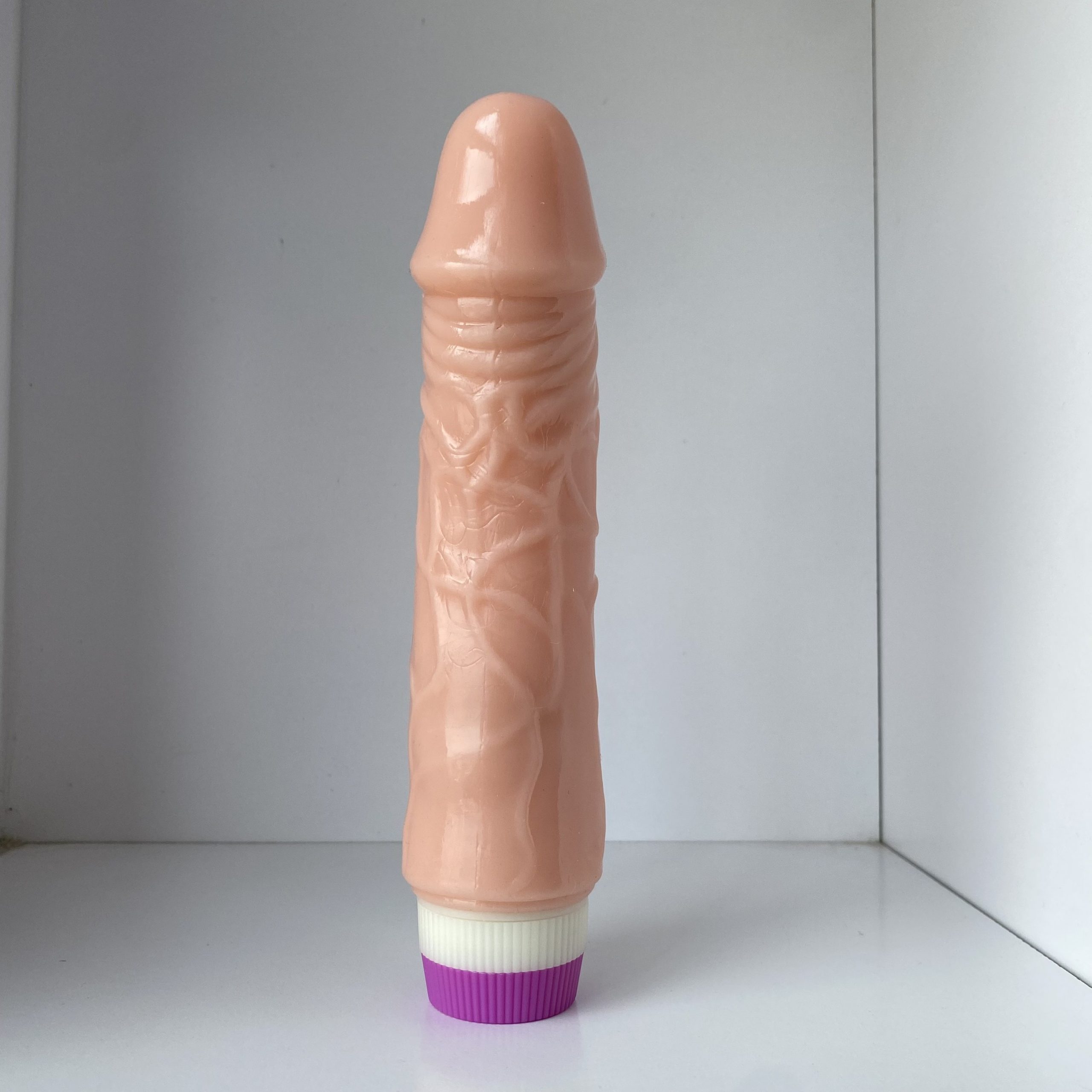 Dương vật giả cầm tay rung tự động giá rẻ - Ảnh 2