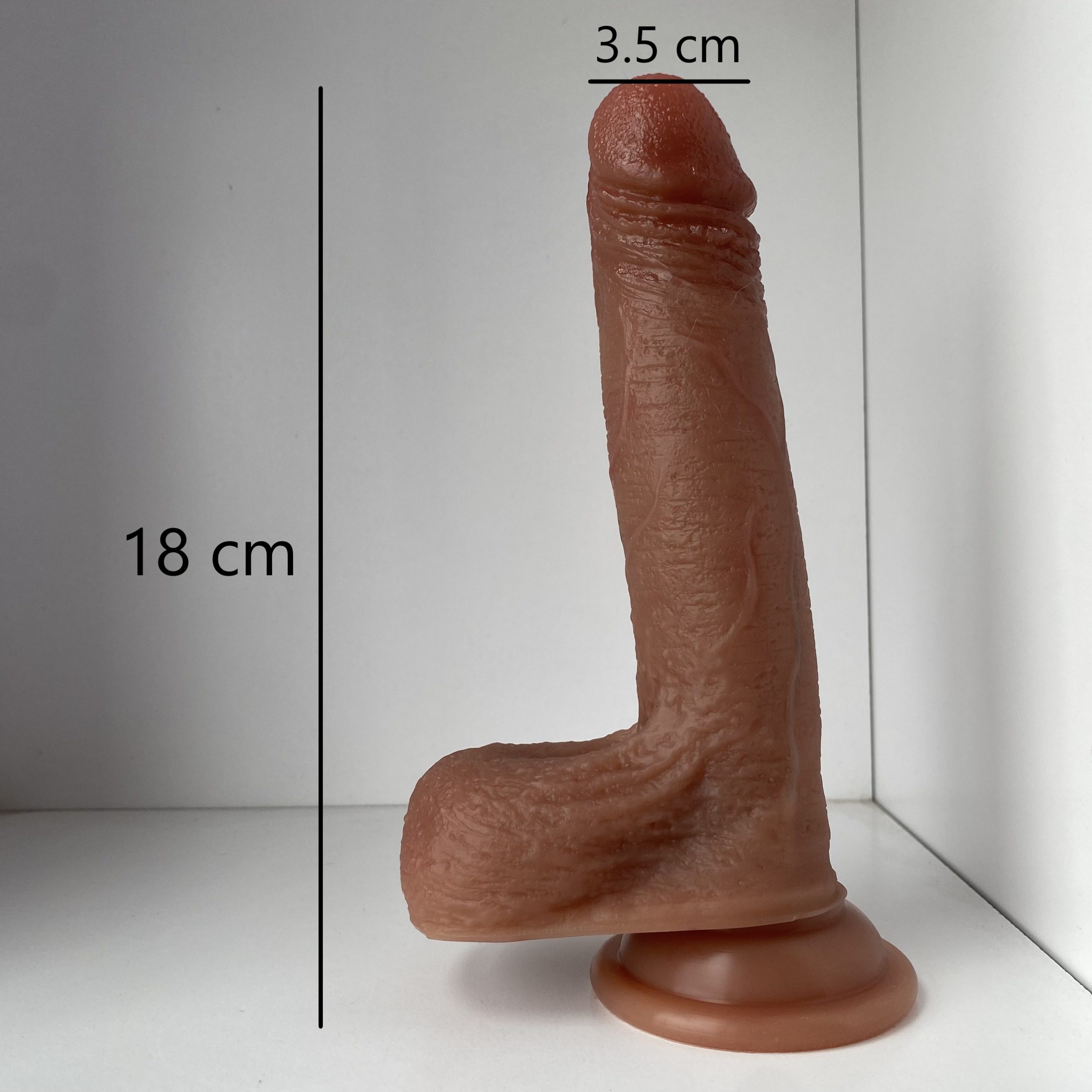 Dương vật giả gắn tường như thật - Ảnh 10