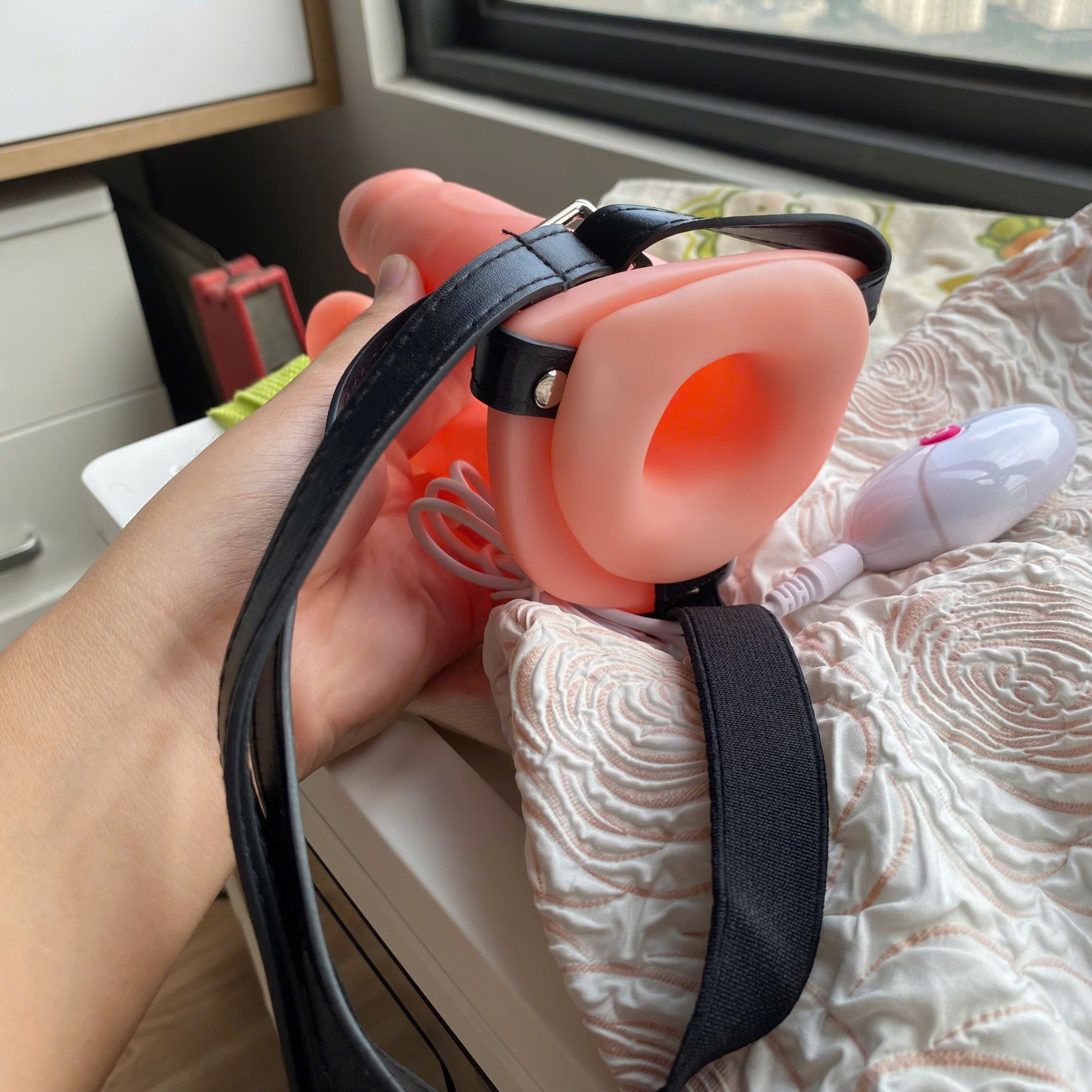 Dildo đeo hông unisex Lovetoy – Rỗng, rung, dây đeo da điều chỉnh thoải mái - Ảnh 3