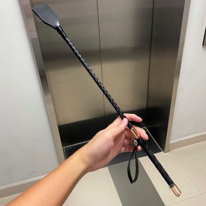 Roi quất ngựa đánh yêu đầu paddle da – Đồ chơi BDSM tăng khoái cảm cho cặp đôi